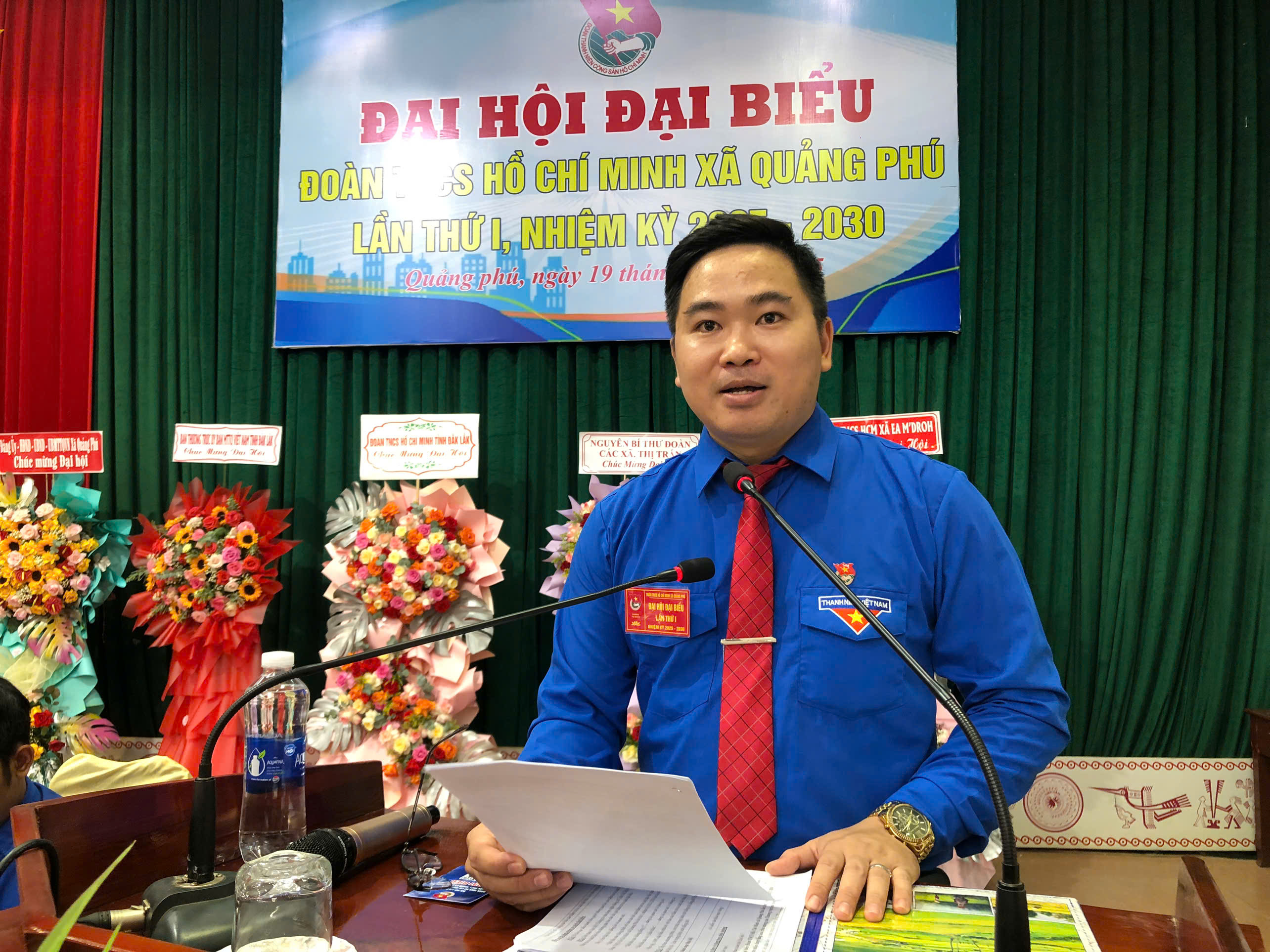 phat bieu khai mac